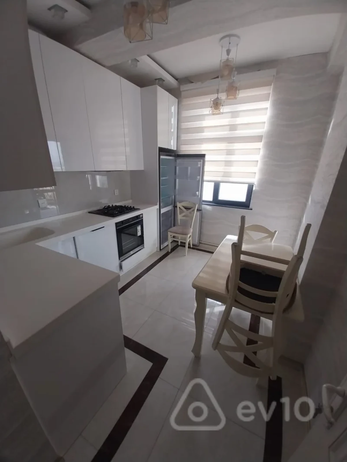 Kirayə verilir 3 otaqlı yeni tikili 100 m²