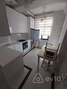 Kirayə verilir 3 otaqlı yeni tikili 100 m²