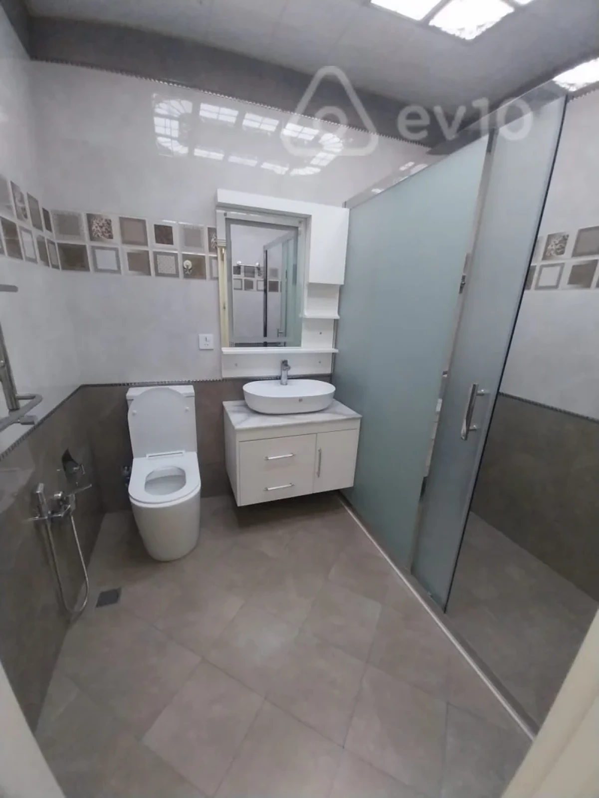 Kirayə verilir 3 otaqlı yeni tikili 100 m²