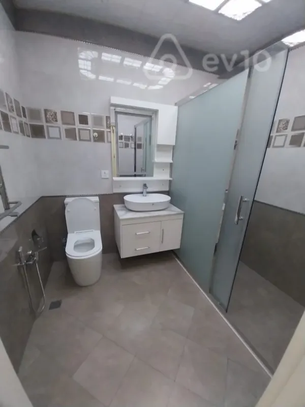 Kirayə verilir 3 otaqlı yeni tikili 100 m²