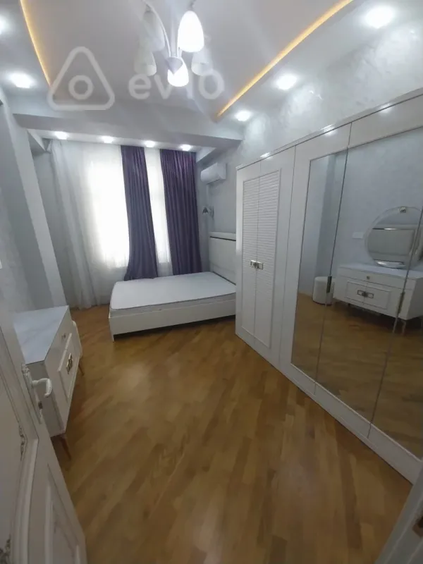 Kirayə verilir 3 otaqlı yeni tikili 100 m²