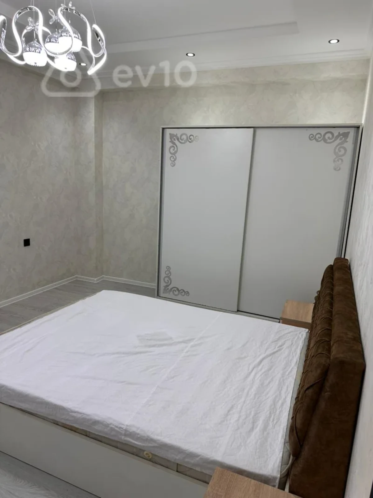 Kirayə verilir 3 otaqlı yeni tikili 85 m²