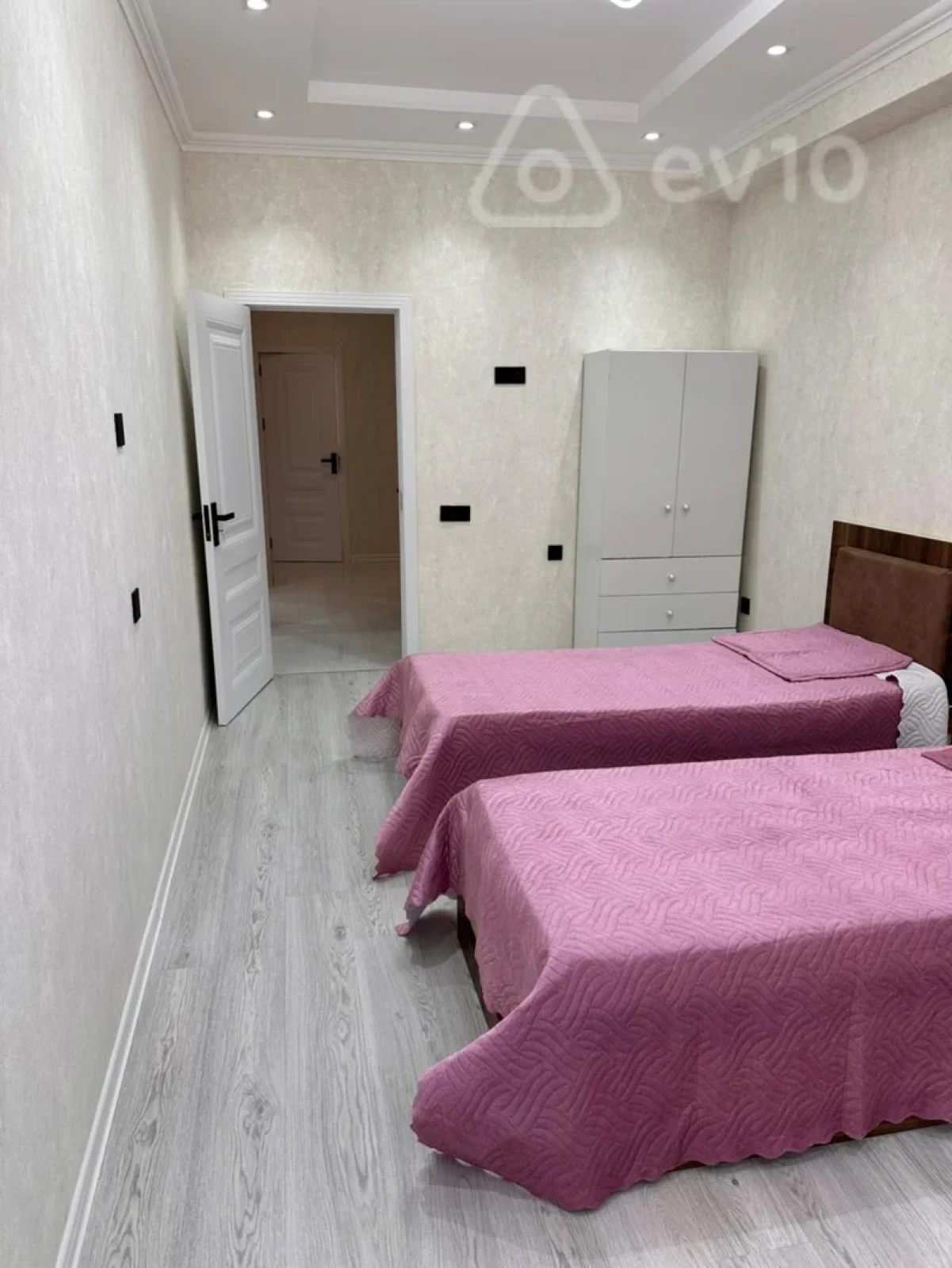 Kirayə verilir 3 otaqlı yeni tikili 85 m²