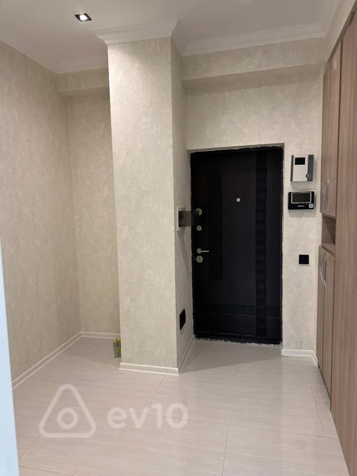 Kirayə verilir 3 otaqlı yeni tikili 85 m²