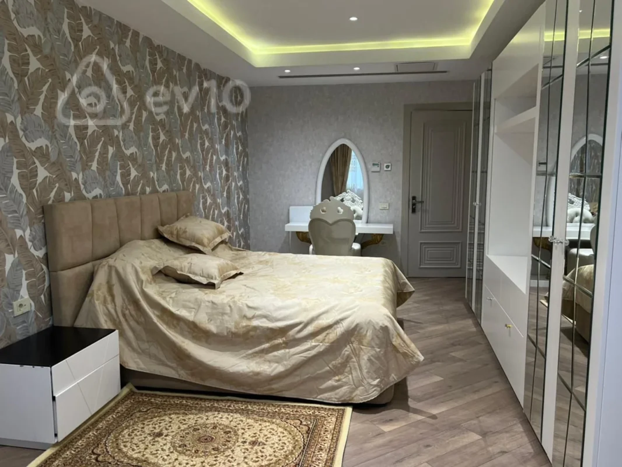 Kirayə verilir 3 otaqlı yeni tikili 170 m²