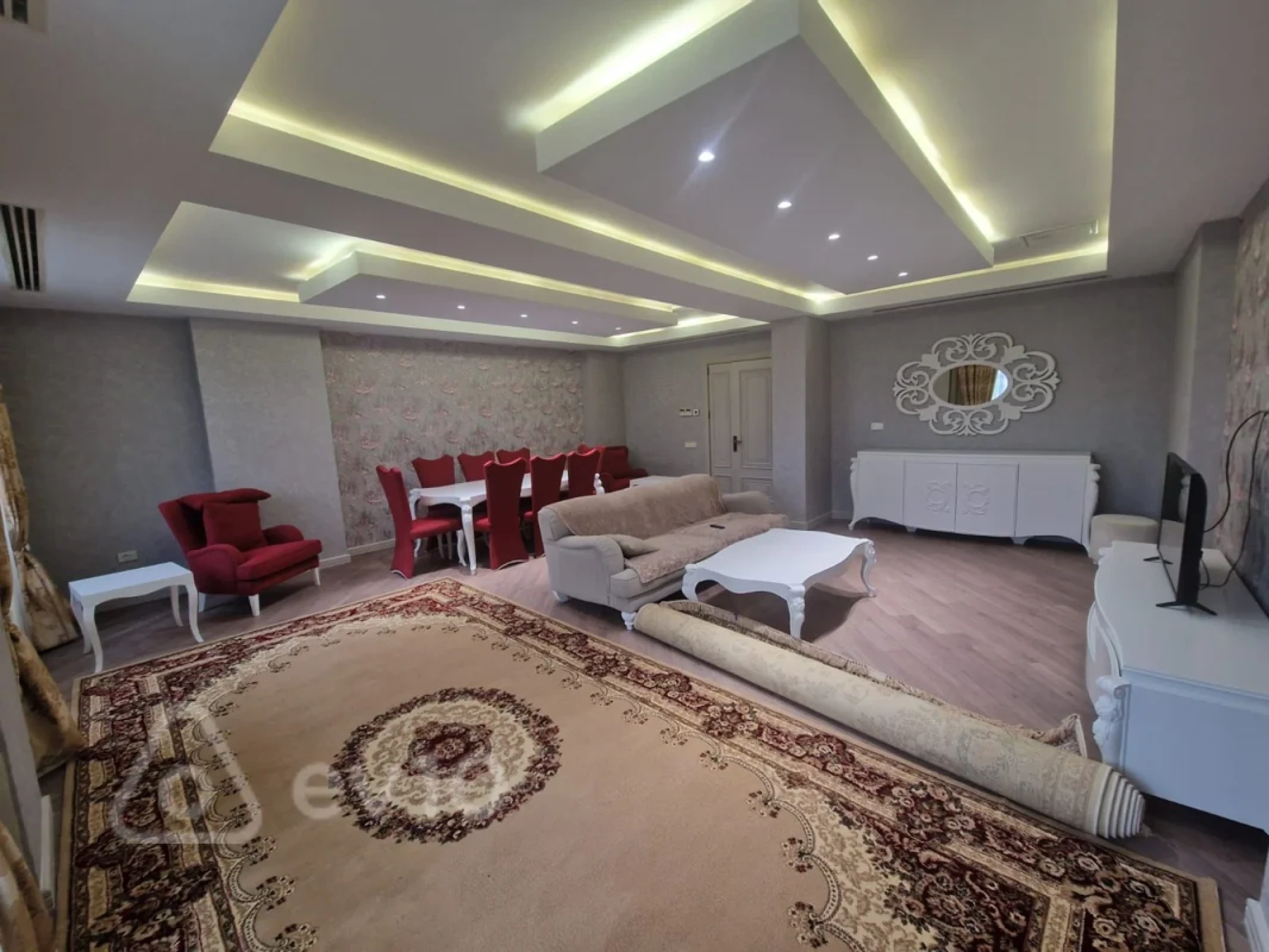 Kirayə verilir 3 otaqlı yeni tikili 170 m²