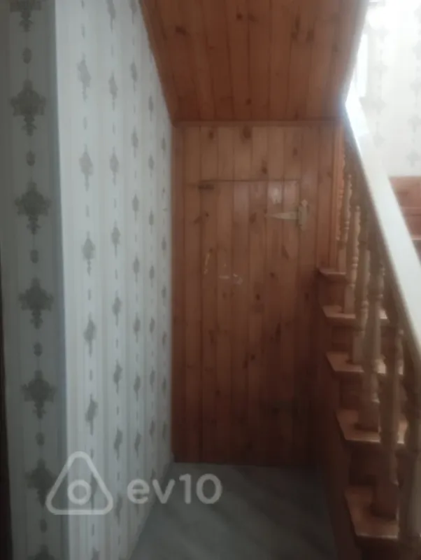 Satılır 5 otaqlı həyət evi 220 m²