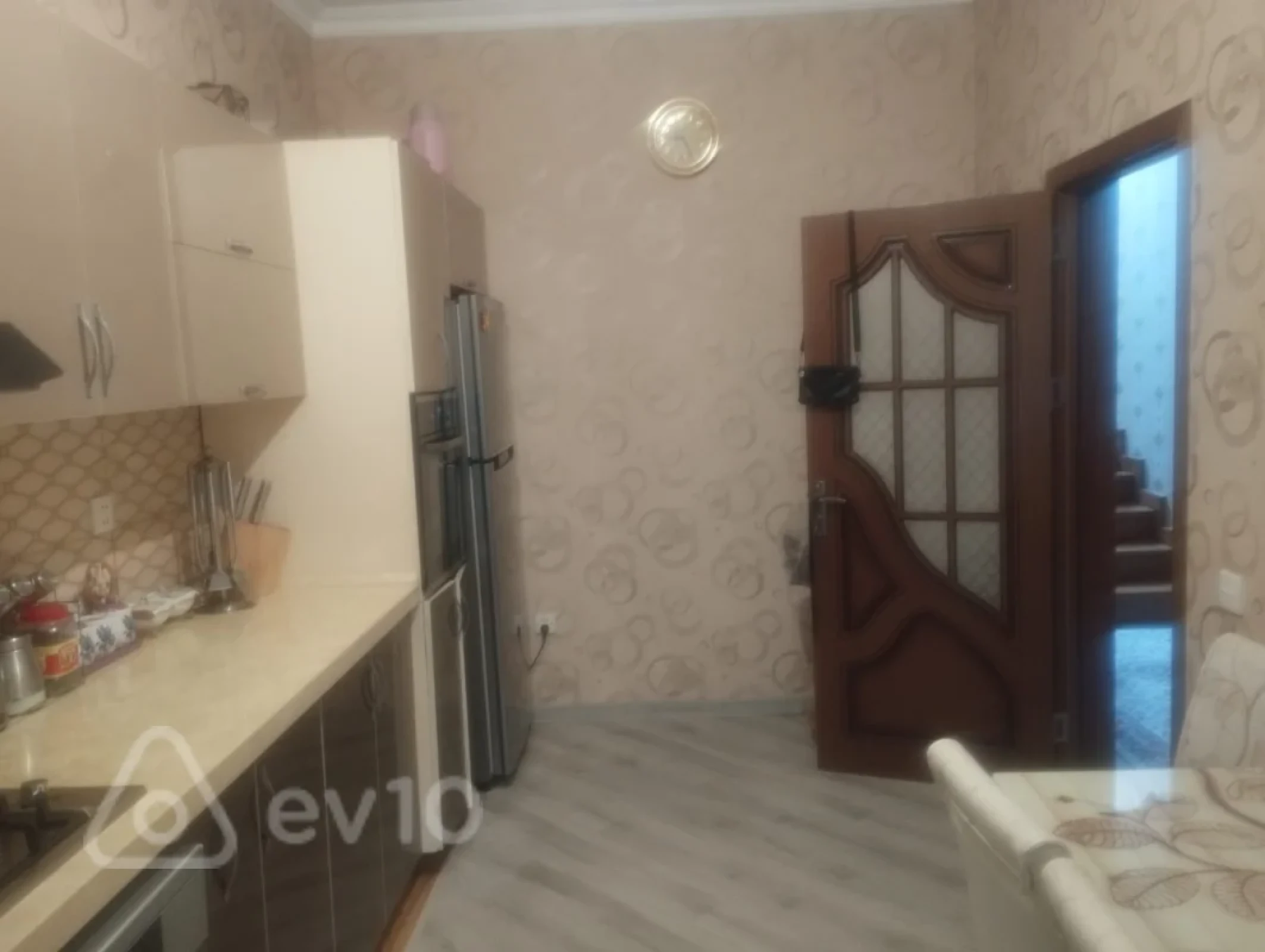 Satılır 5 otaqlı həyət evi 220 m²