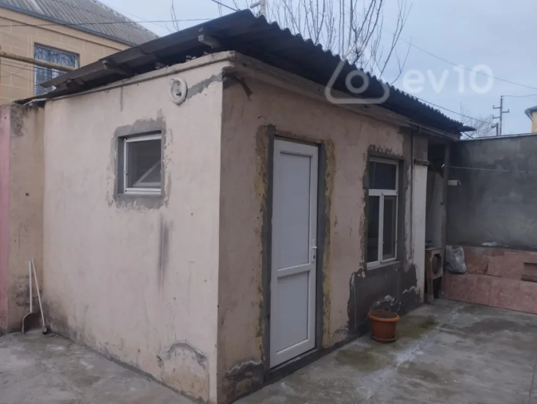 Satılır 5 otaqlı həyət evi 220 m²