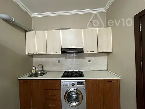 Kirayə verilir 2 otaqlı yeni tikili 50 m²