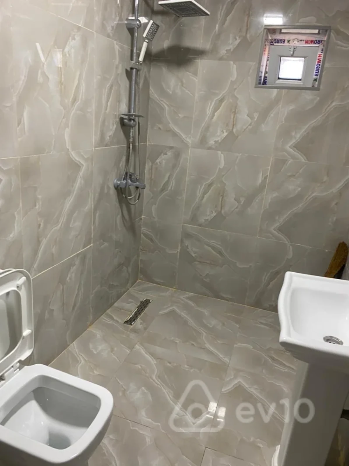 Kirayə verilir 3 otaqlı həyət evi 93 m²