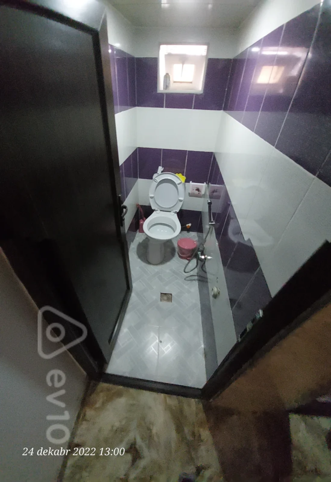 Satılır 6 otaqlı həyət evi 220 m²