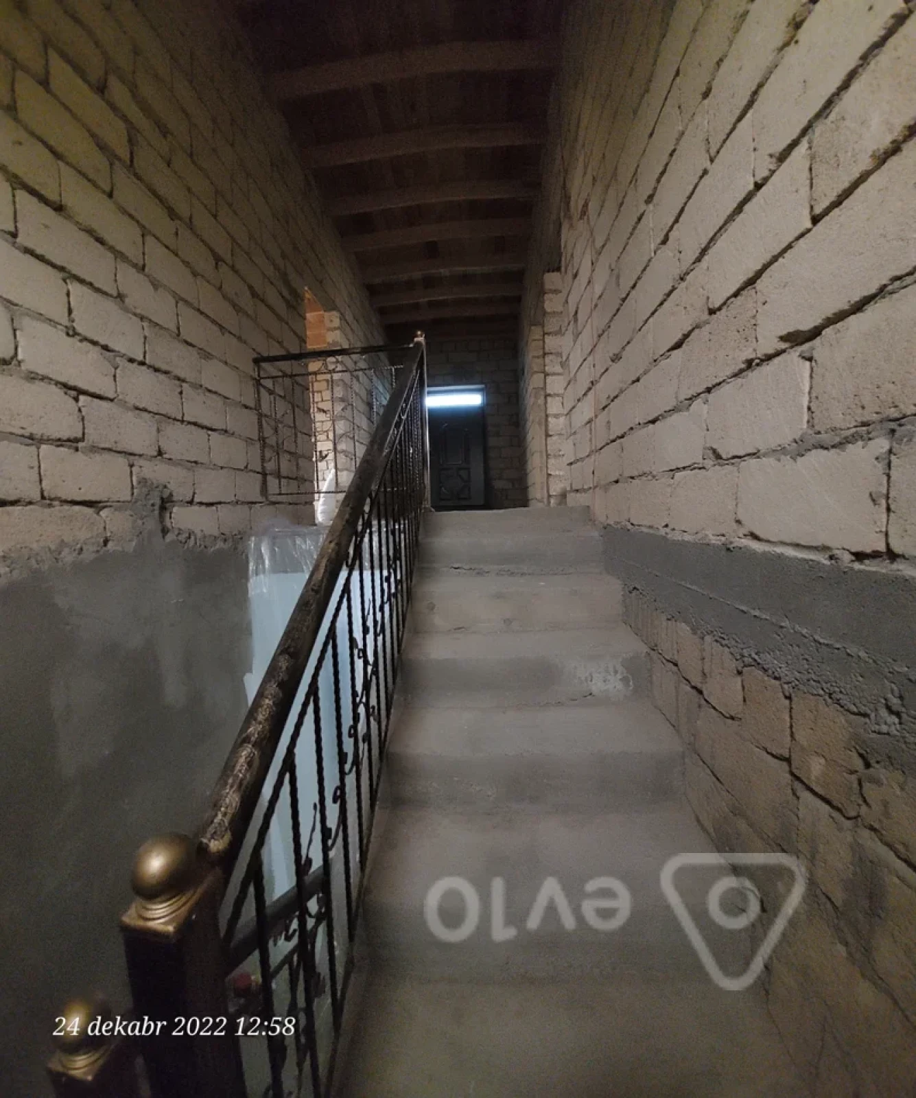 Satılır 6 otaqlı həyət evi 220 m²