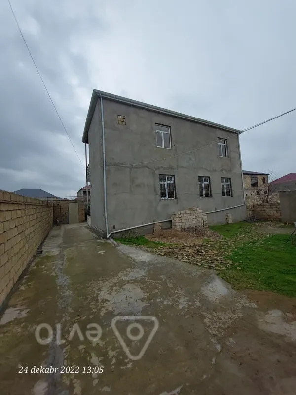 Satılır 6 otaqlı həyət evi 220 m²