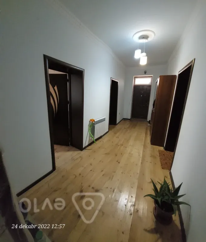 Satılır 6 otaqlı həyət evi 220 m²