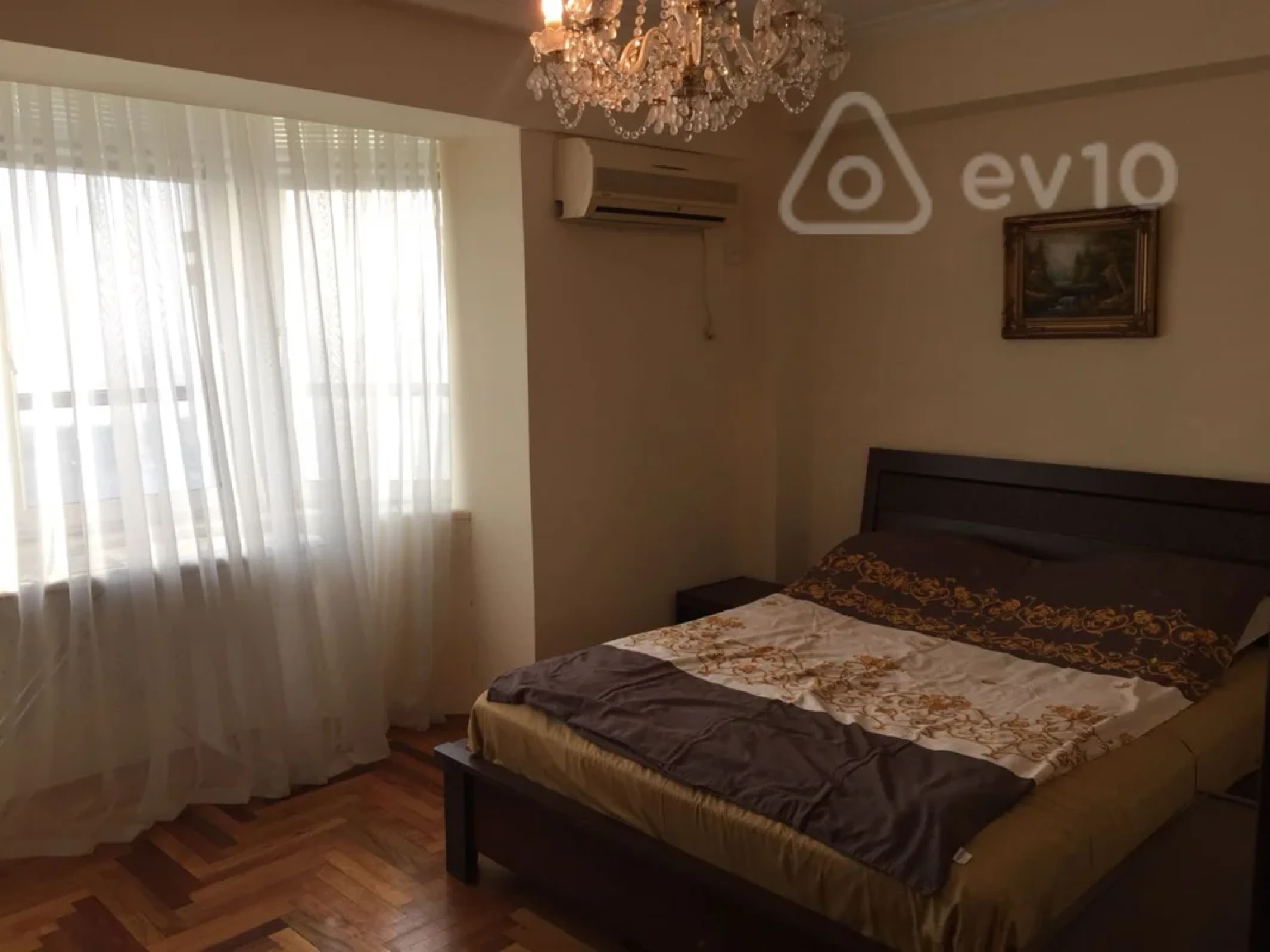 Kirayə verilir 2 otaqlı köhnə tikili 100 m²