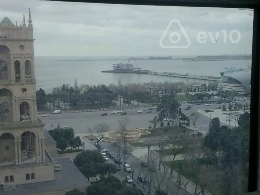 Kirayə verilir 2 otaqlı köhnə tikili 100 m²