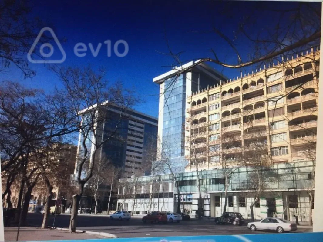 Kirayə verilir 2 otaqlı köhnə tikili 100 m²