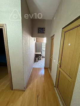 Kirayə verilir 2 otaqlı köhnə tikili 60 m²