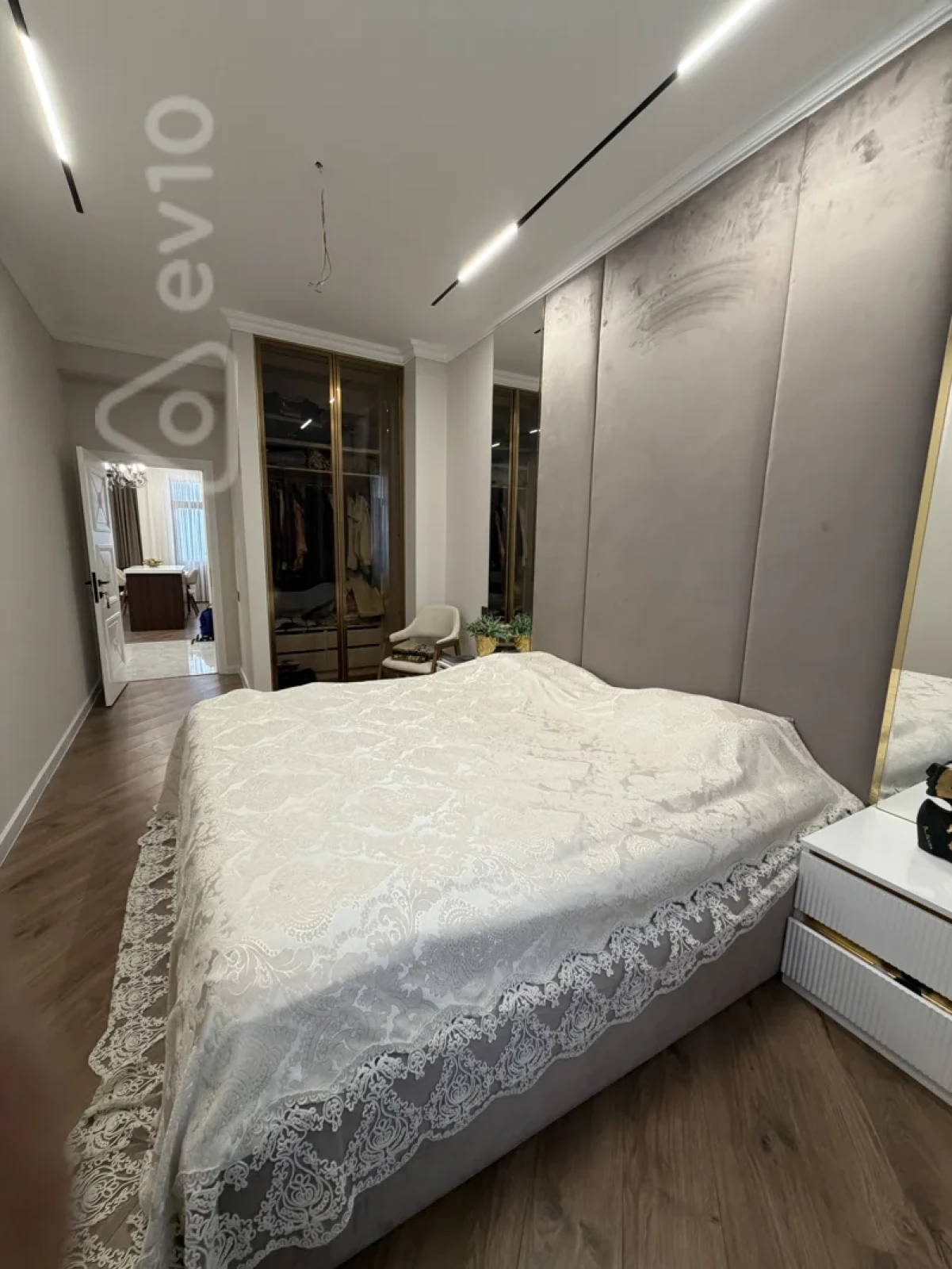 Satılır 3 otaqlı yeni tikili 90 m²