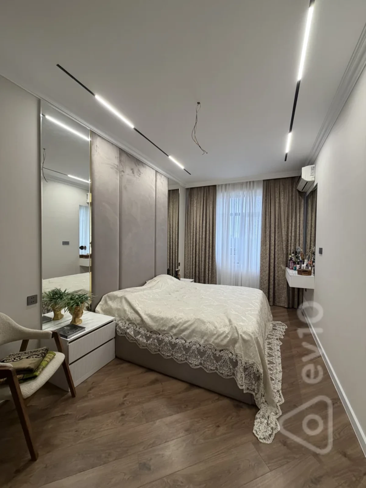 Satılır 3 otaqlı yeni tikili 90 m²
