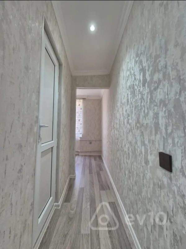 Satılır 2 otaqlı köhnə tikili 35 m²