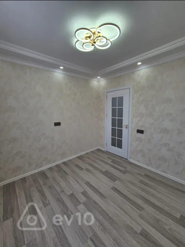 Satılır 2 otaqlı köhnə tikili 35 m²