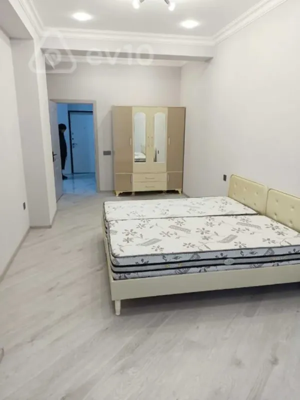 Kirayə verilir 2 otaqlı yeni tikili 96 m²