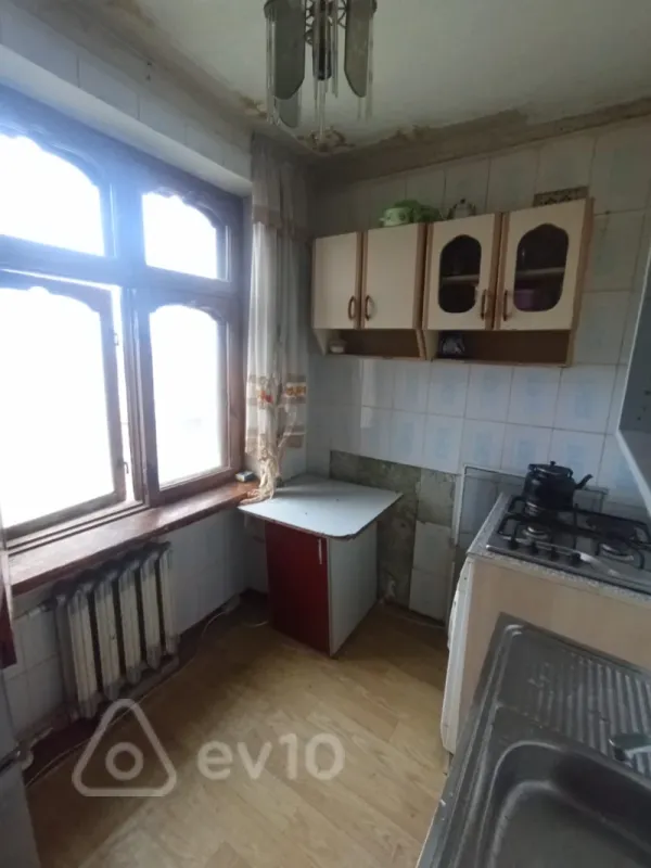 Kirayə verilir 2 otaqlı köhnə tikili 60 m²