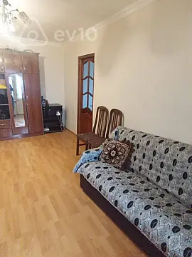 Kirayə verilir 2 otaqlı köhnə tikili 60 m²