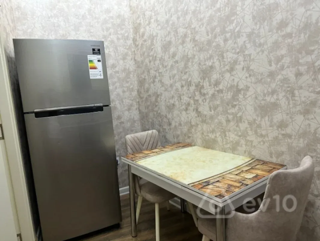 Kirayə verilir 3 otaqlı yeni tikili 110 m²