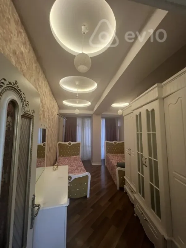 Kirayə verilir 3 otaqlı yeni tikili 110 m²