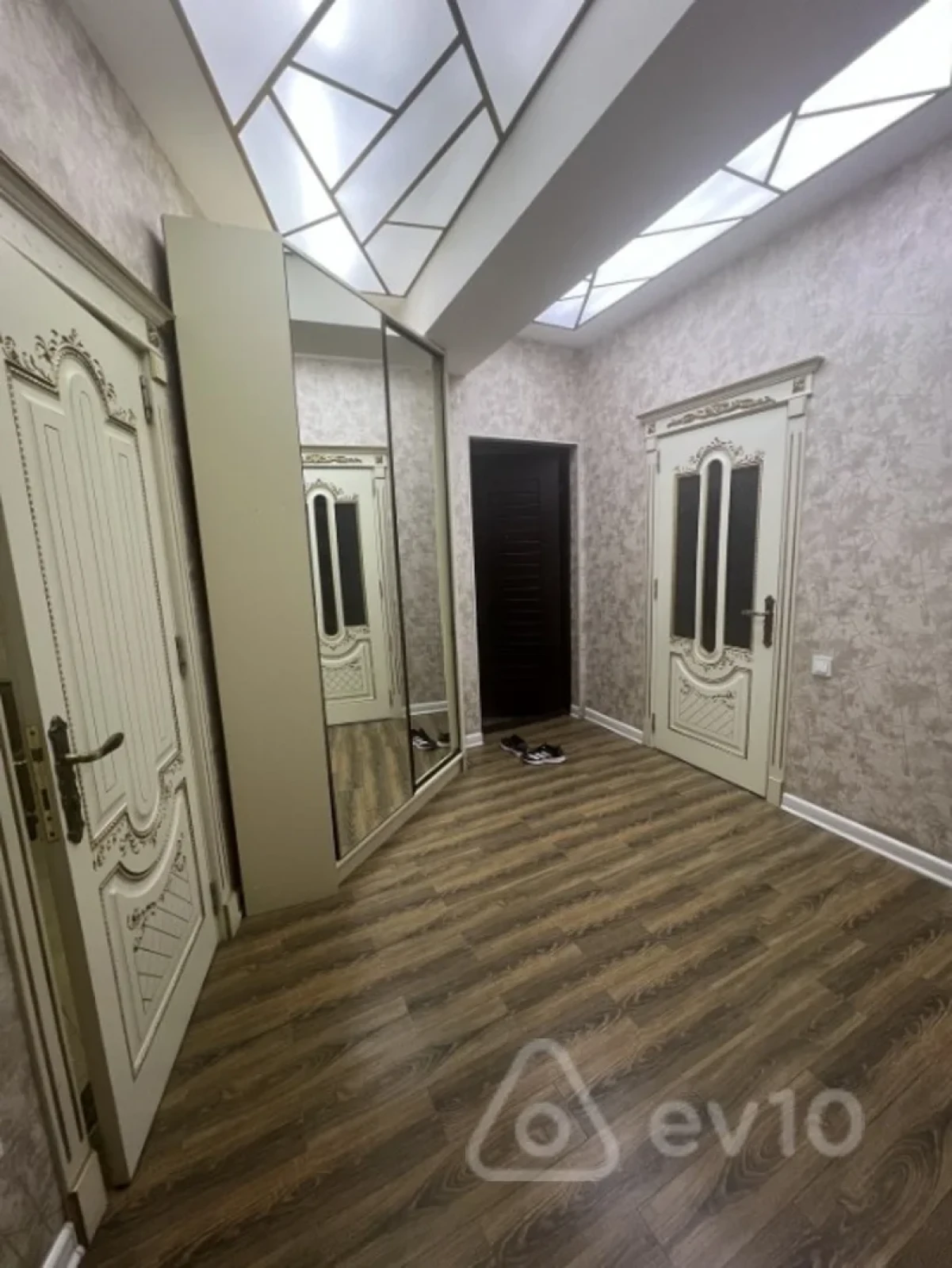 Kirayə verilir 3 otaqlı yeni tikili 110 m²