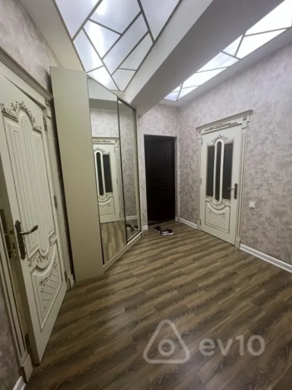 Kirayə verilir 3 otaqlı yeni tikili 110 m²