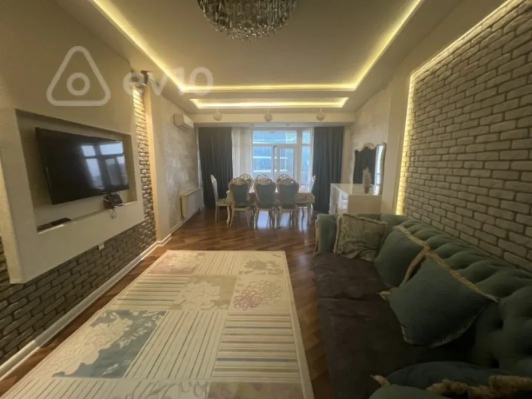 Kirayə verilir 3 otaqlı yeni tikili 110 m²