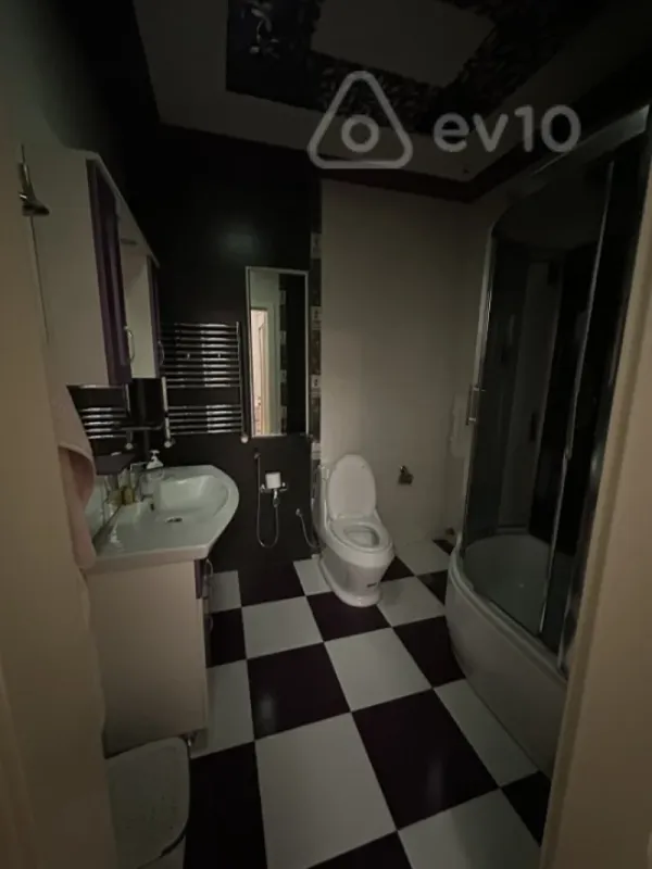 Kirayə verilir 3 otaqlı yeni tikili 172 m²