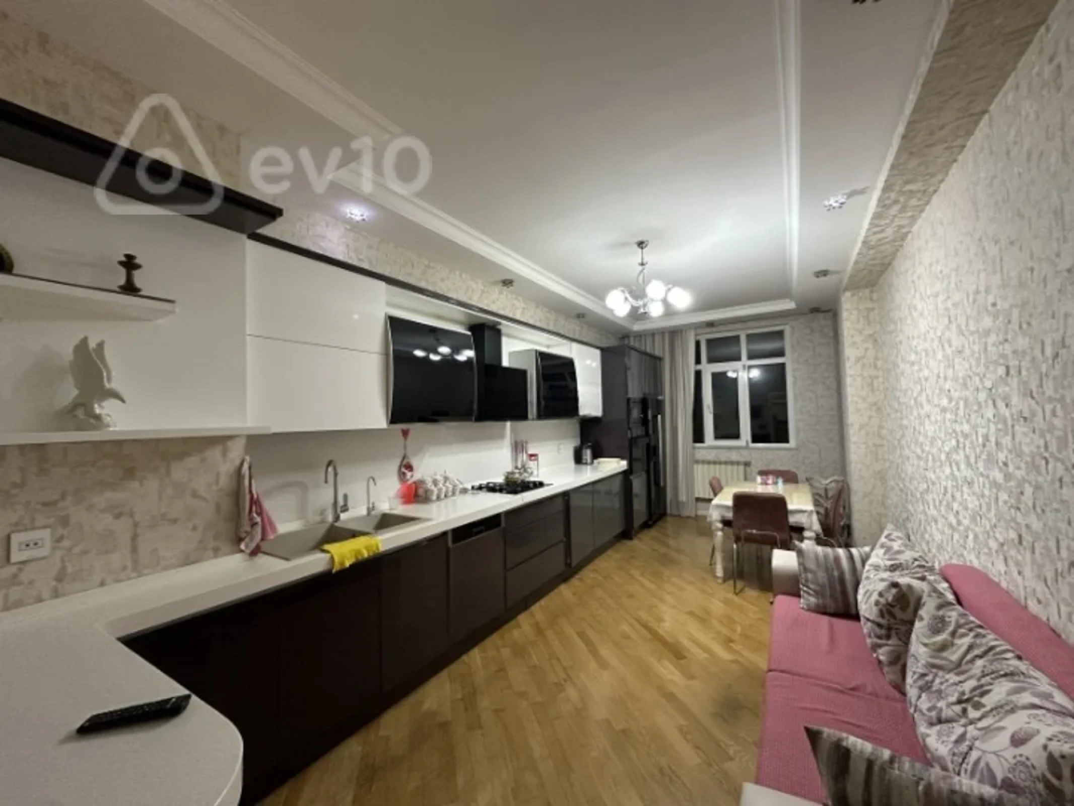 Kirayə verilir 3 otaqlı yeni tikili 172 m²