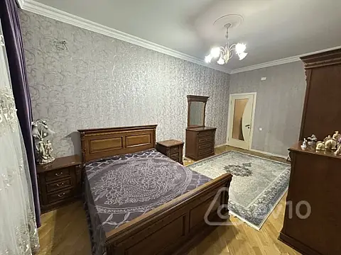 Kirayə verilir 3 otaqlı yeni tikili 172 m²