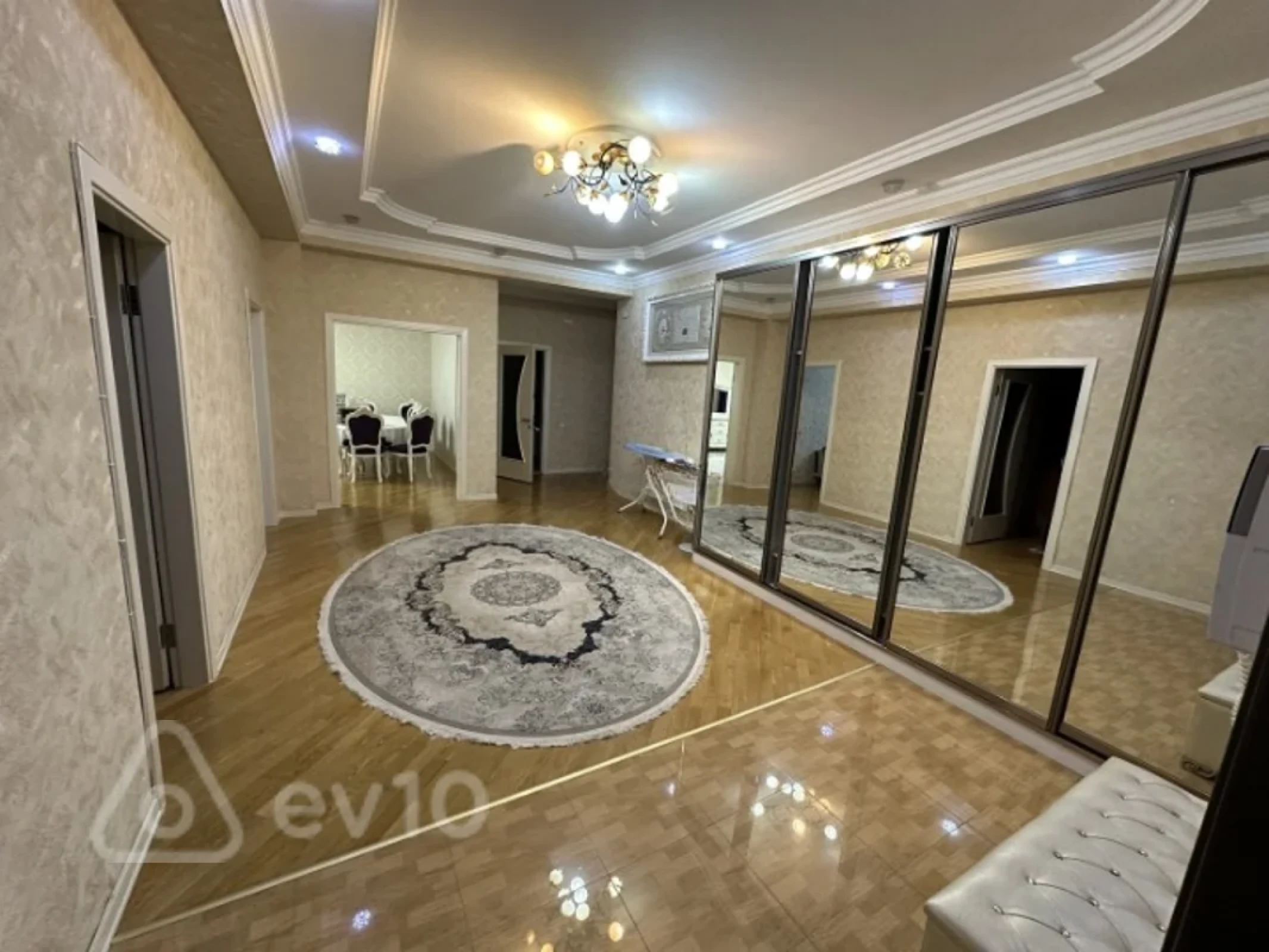 Kirayə verilir 3 otaqlı yeni tikili 172 m²