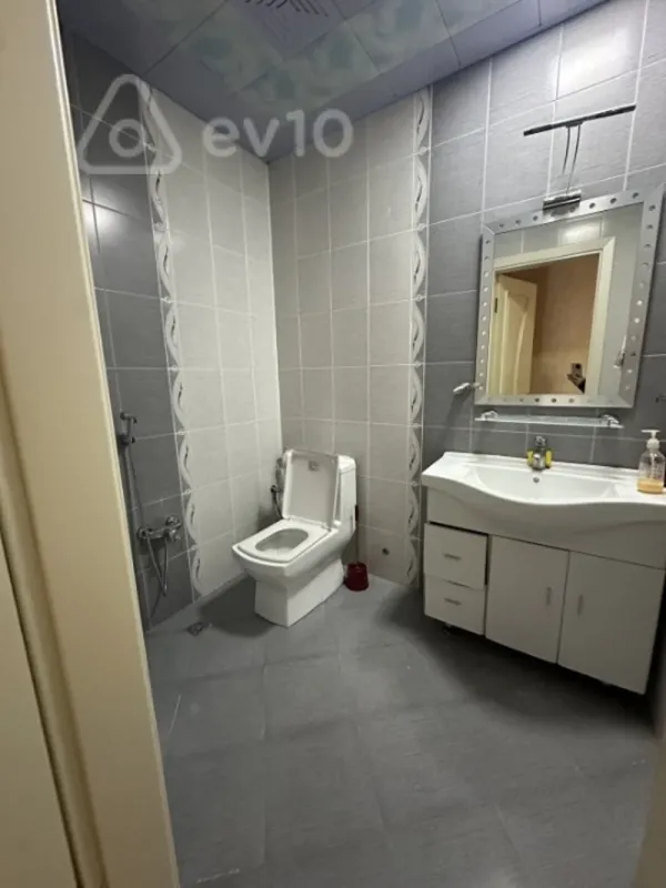 Kirayə verilir 3 otaqlı yeni tikili 172 m²