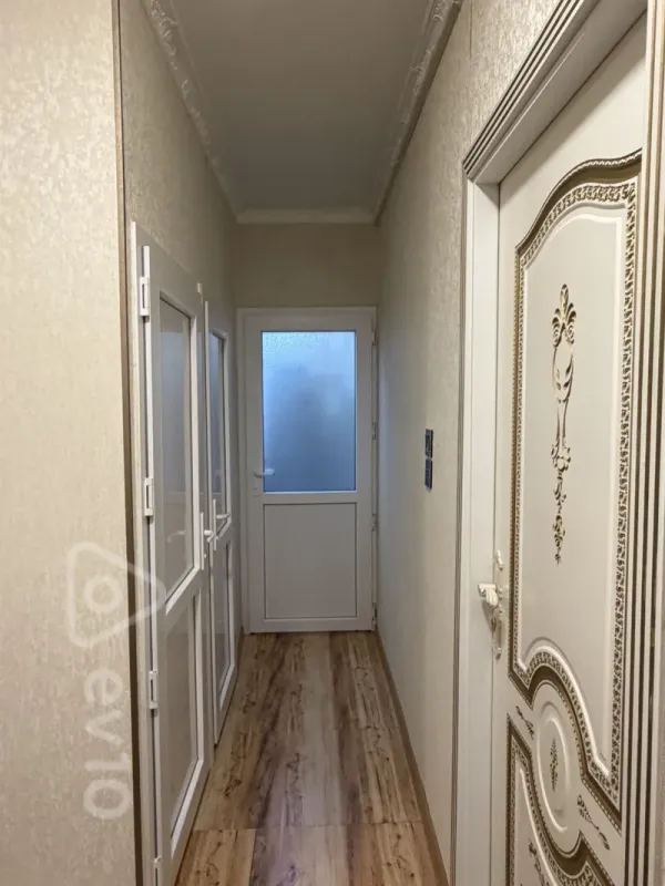 Satılır 2 otaqlı köhnə tikili 60 m²