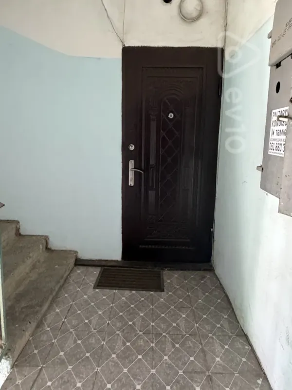Satılır 2 otaqlı köhnə tikili 60 m²