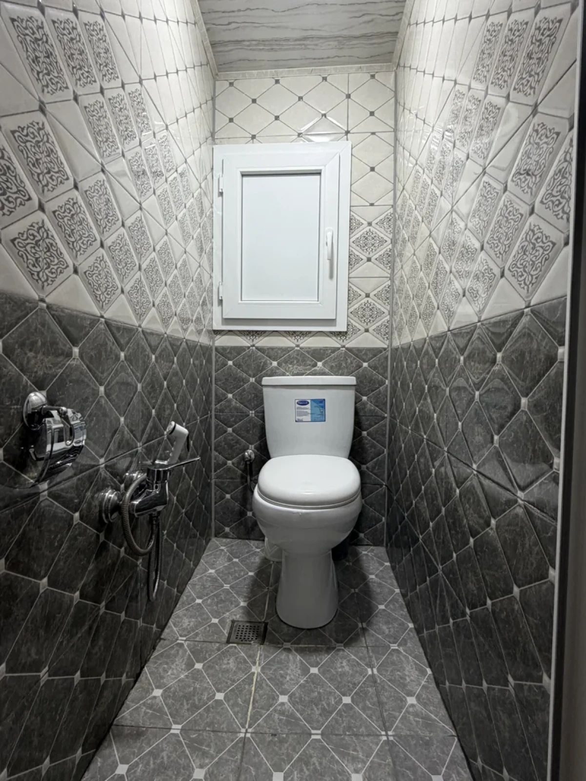 Satılır 2 otaqlı köhnə tikili 60 m²