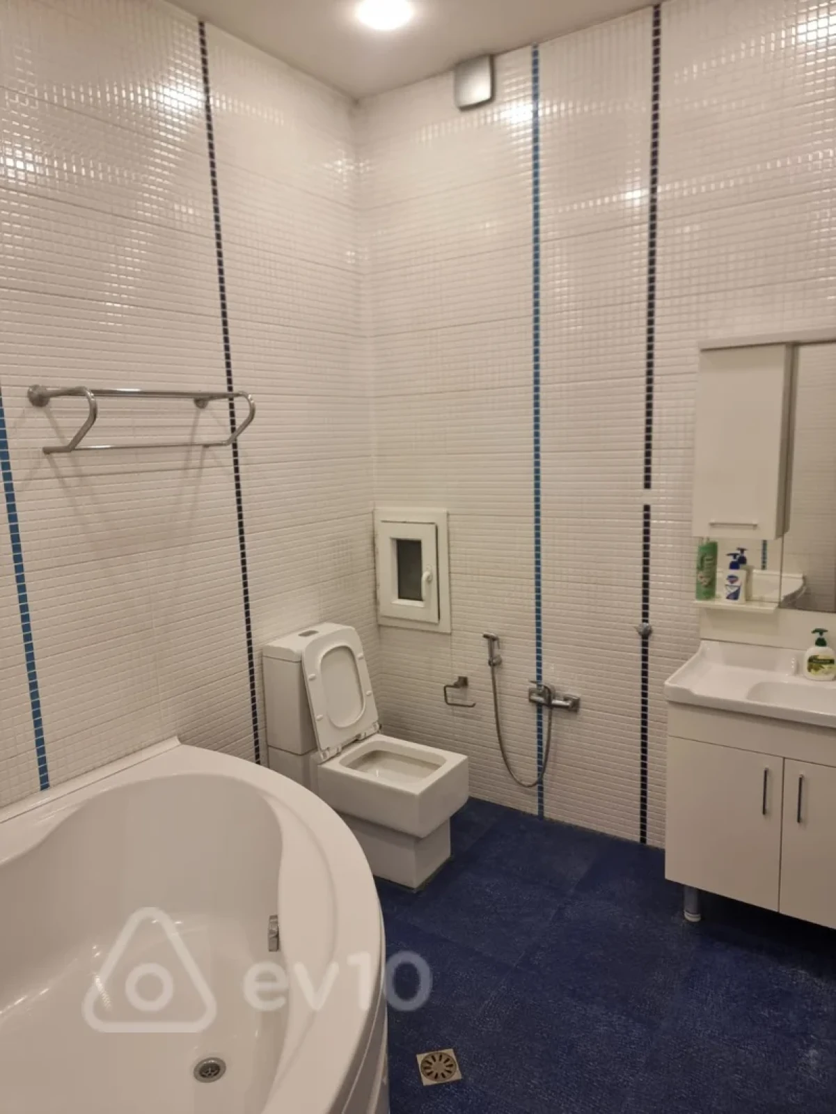 Kirayə verilir 3 otaqlı yeni tikili 120 m²