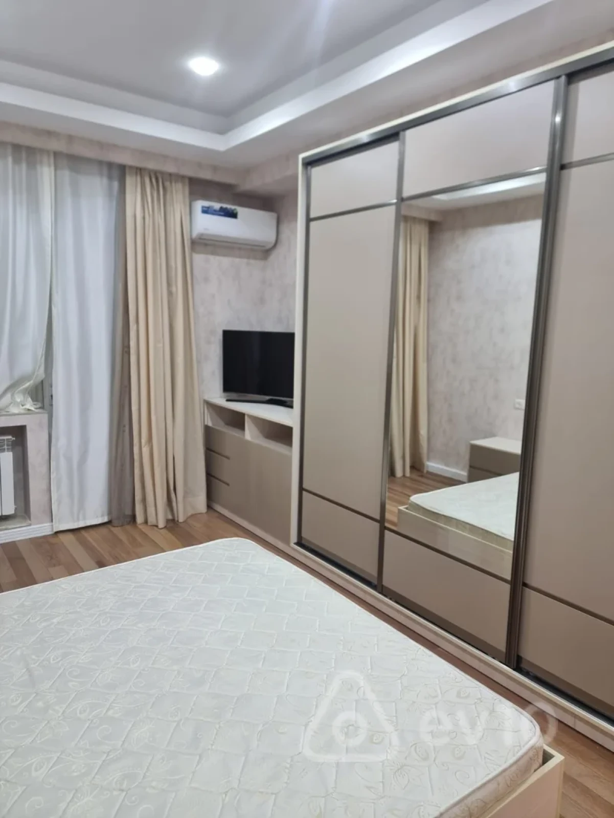 Kirayə verilir 3 otaqlı yeni tikili 120 m²