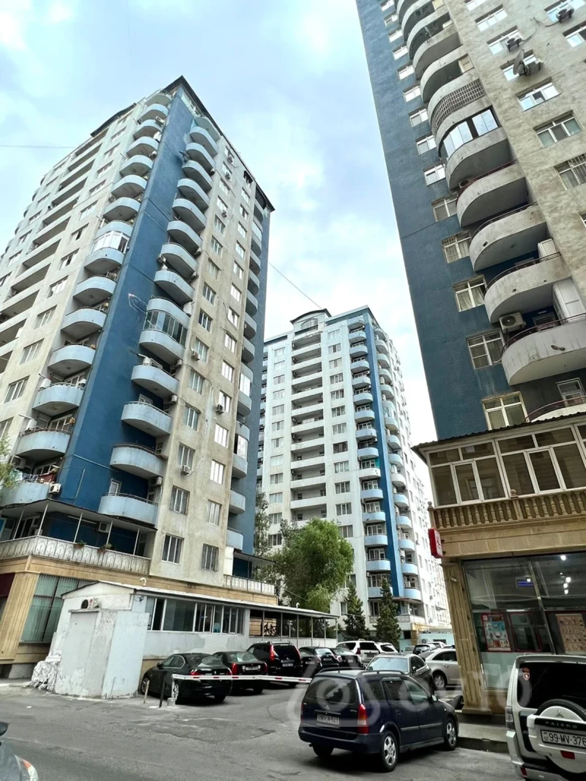 Kirayə verilir 3 otaqlı yeni tikili 120 m²