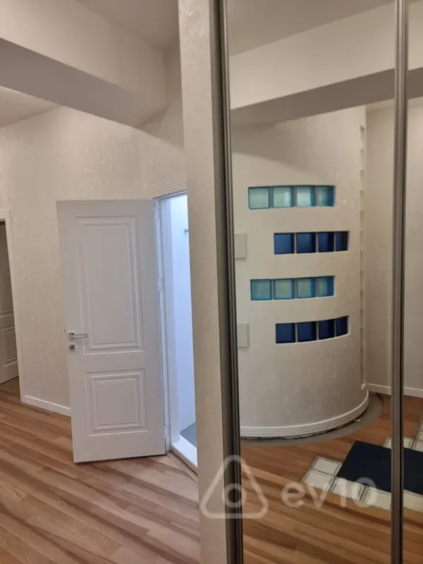 Kirayə verilir 3 otaqlı yeni tikili 120 m²