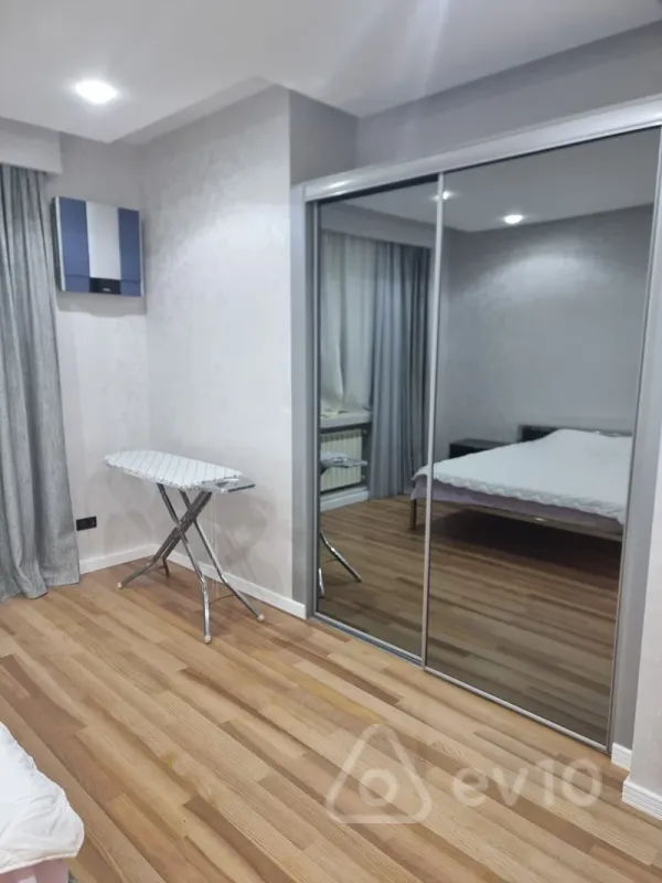 Kirayə verilir 3 otaqlı yeni tikili 120 m²