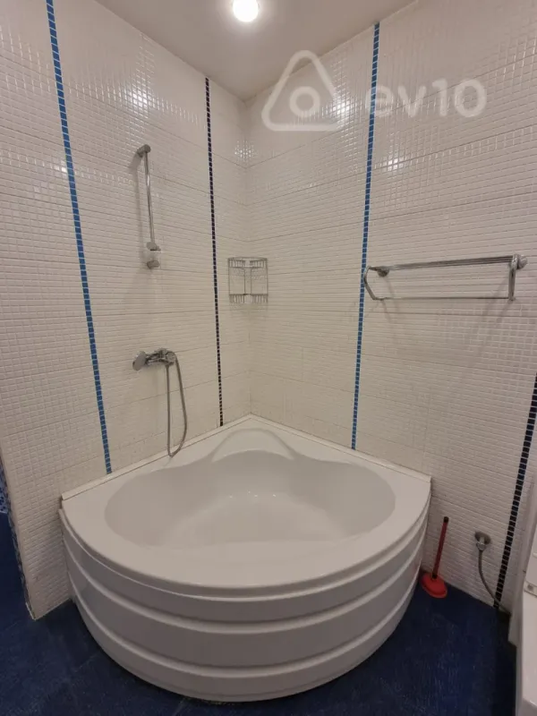 Kirayə verilir 3 otaqlı yeni tikili 120 m²