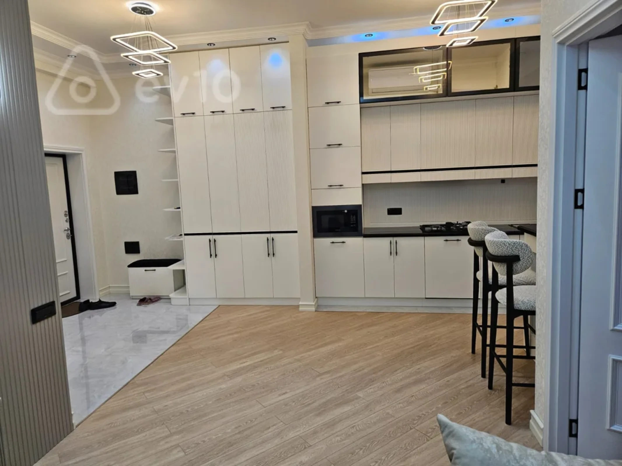 Kirayə verilir 2 otaqlı yeni tikili 55 m²